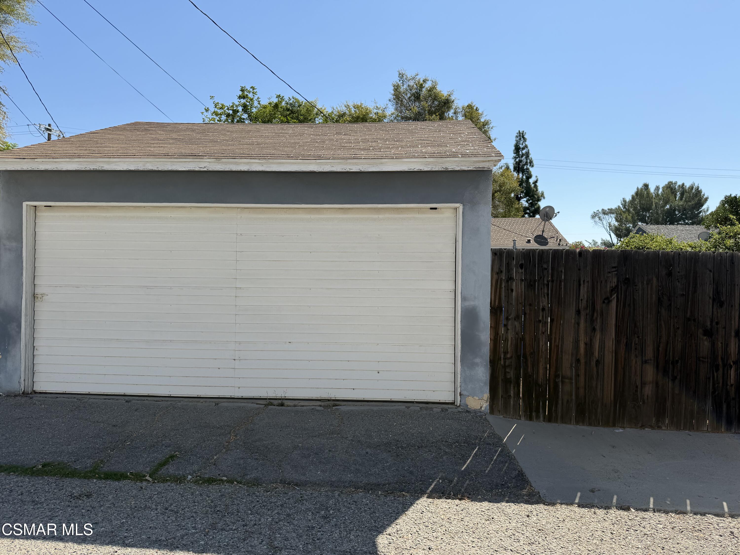 8847 Lindley Avenue