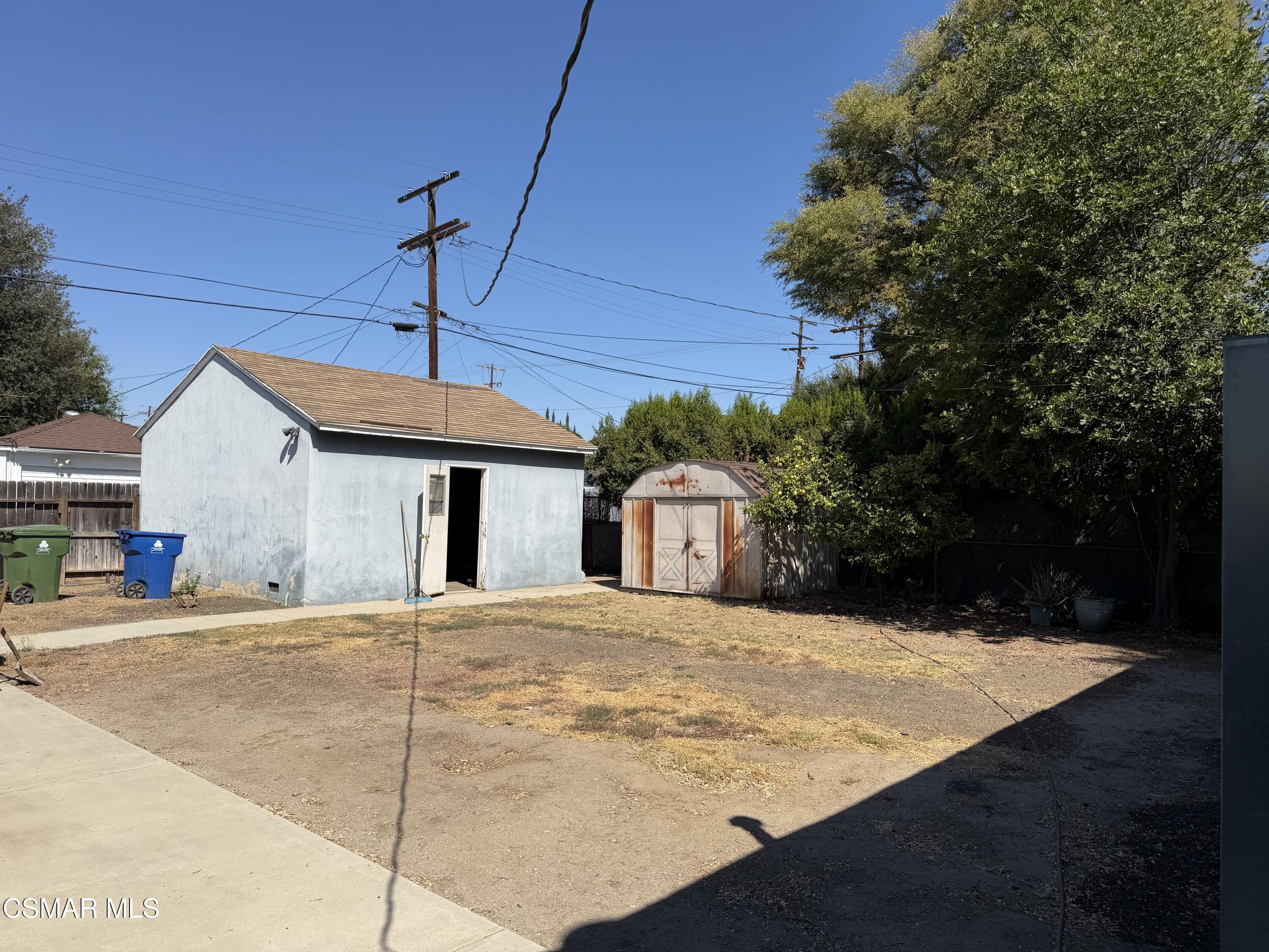 8847 Lindley Avenue