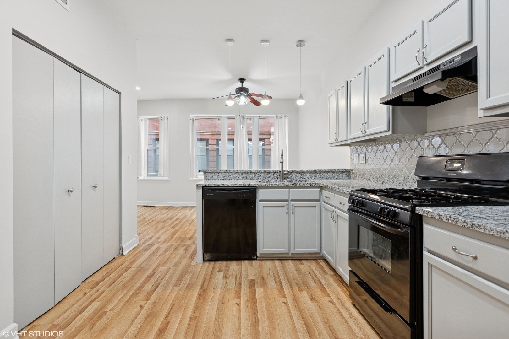 3706 S King Drive Unit: 1B