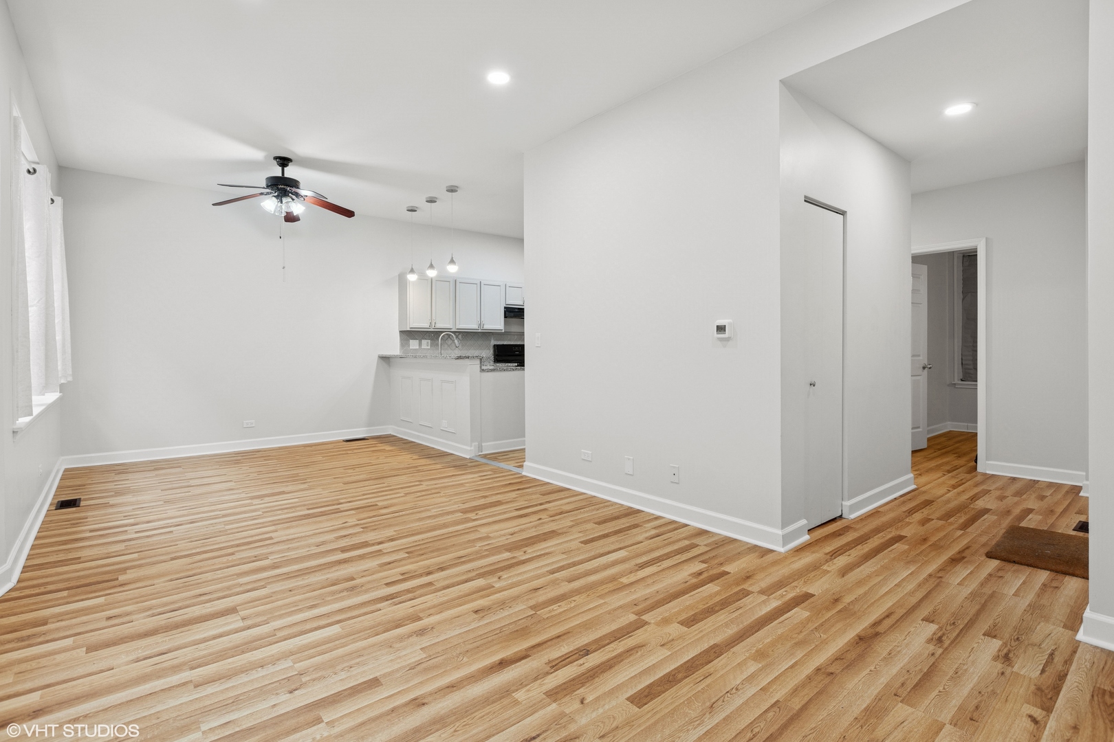 3706 S King Drive Unit: 1B