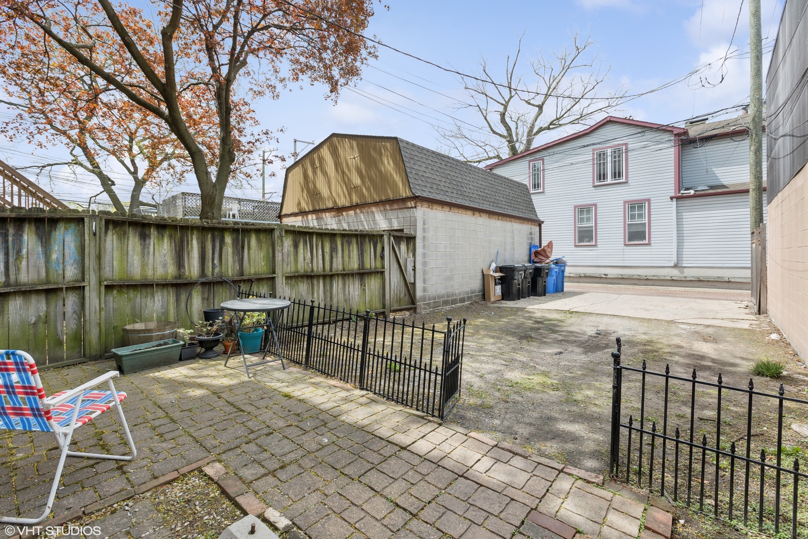 2424 N Seminary Avenue