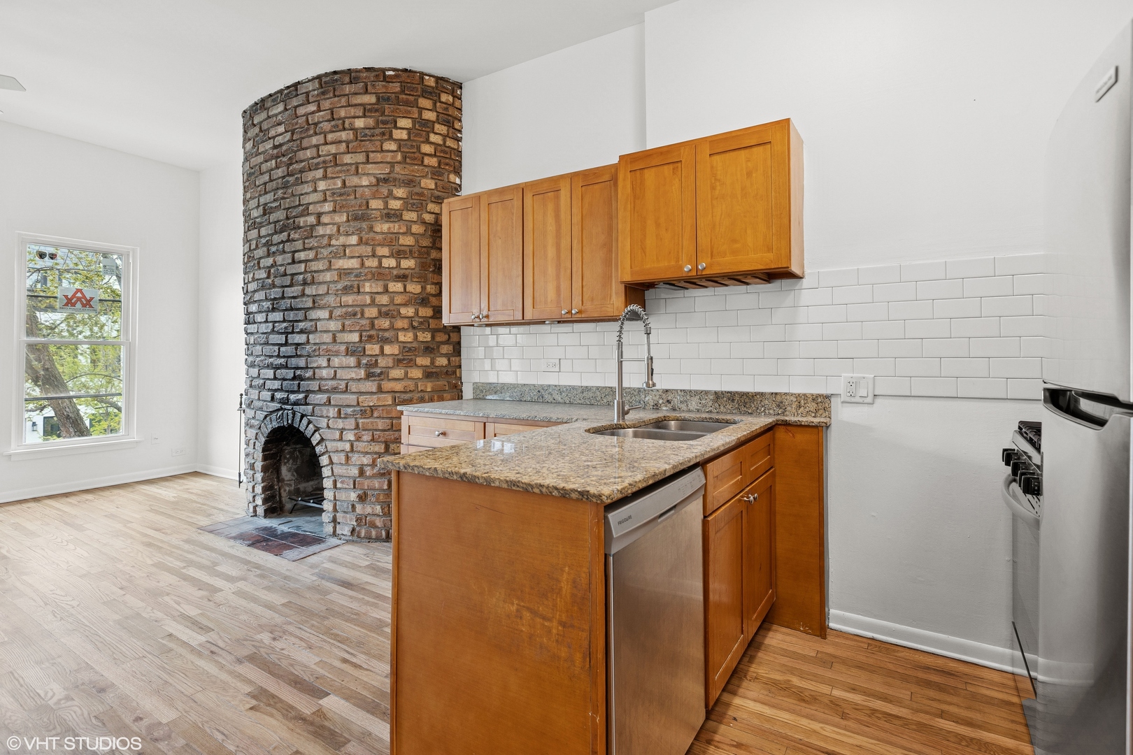 2424 N Seminary Avenue