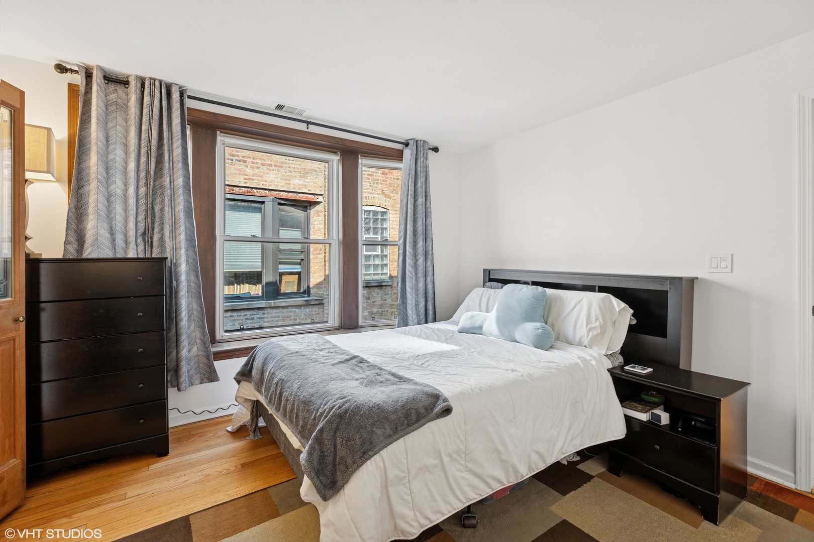 935 W Gunnison Street Unit: 3W