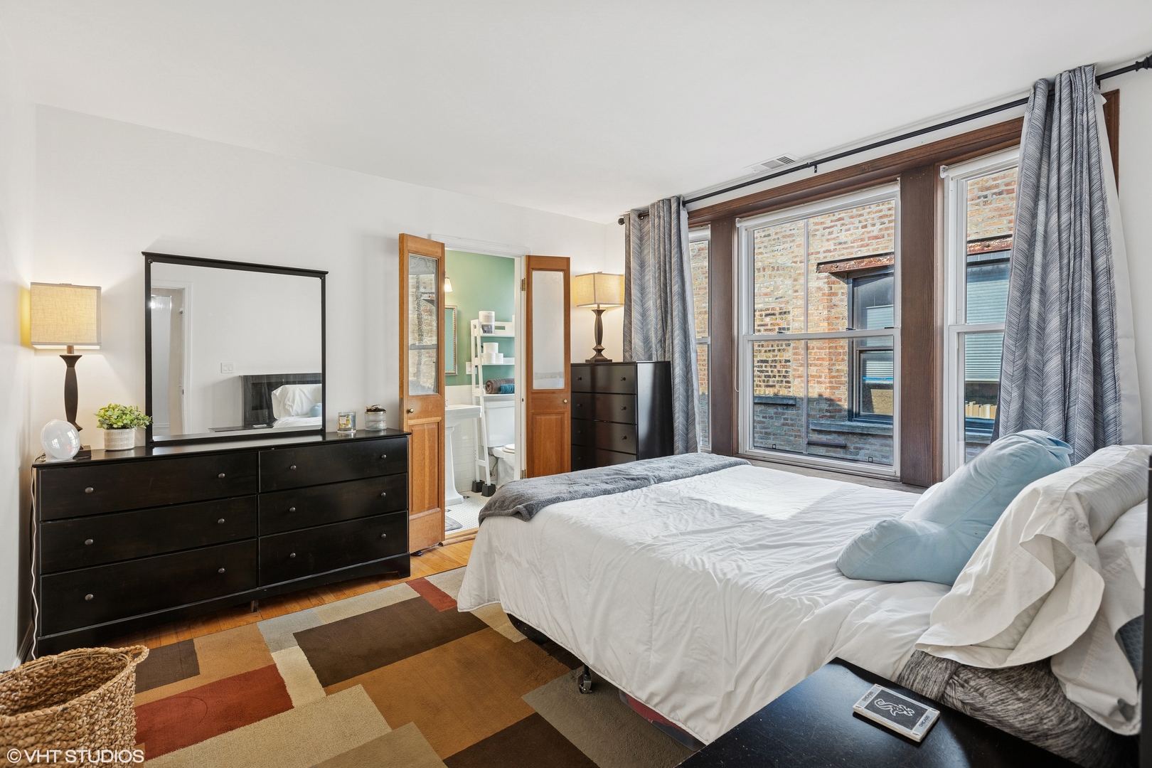 935 W Gunnison Street Unit: 3W