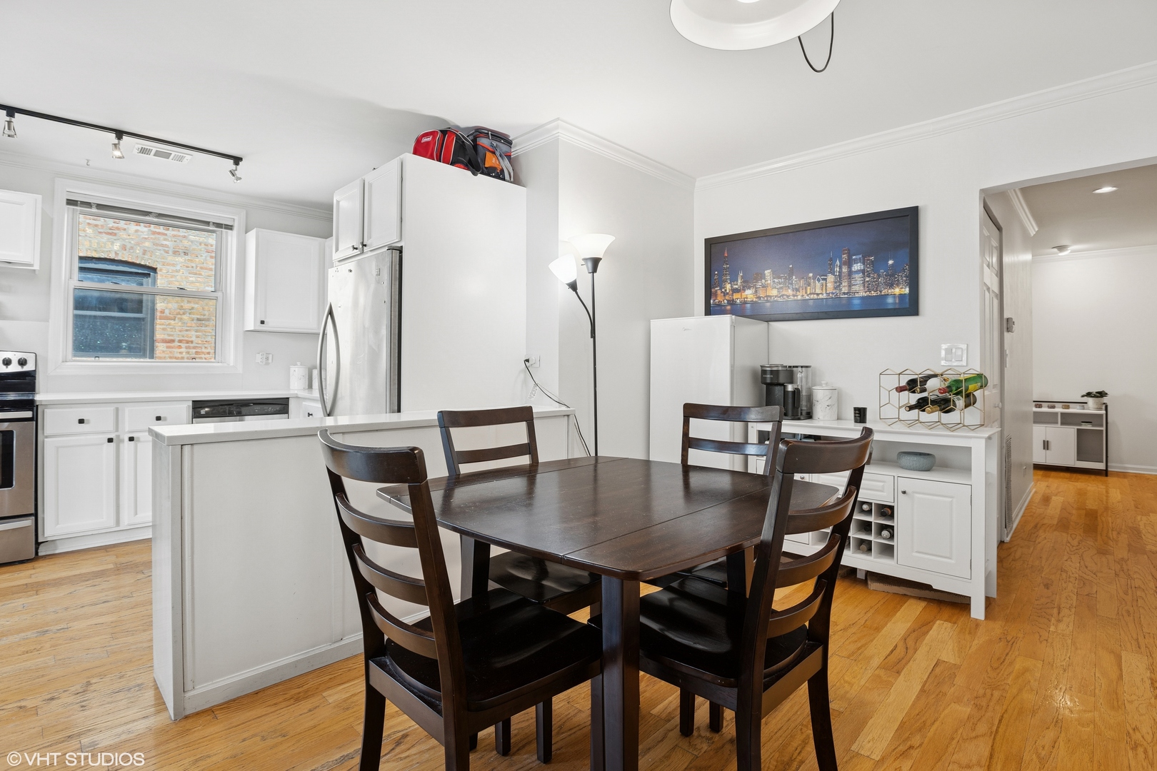 935 W Gunnison Street Unit: 3W