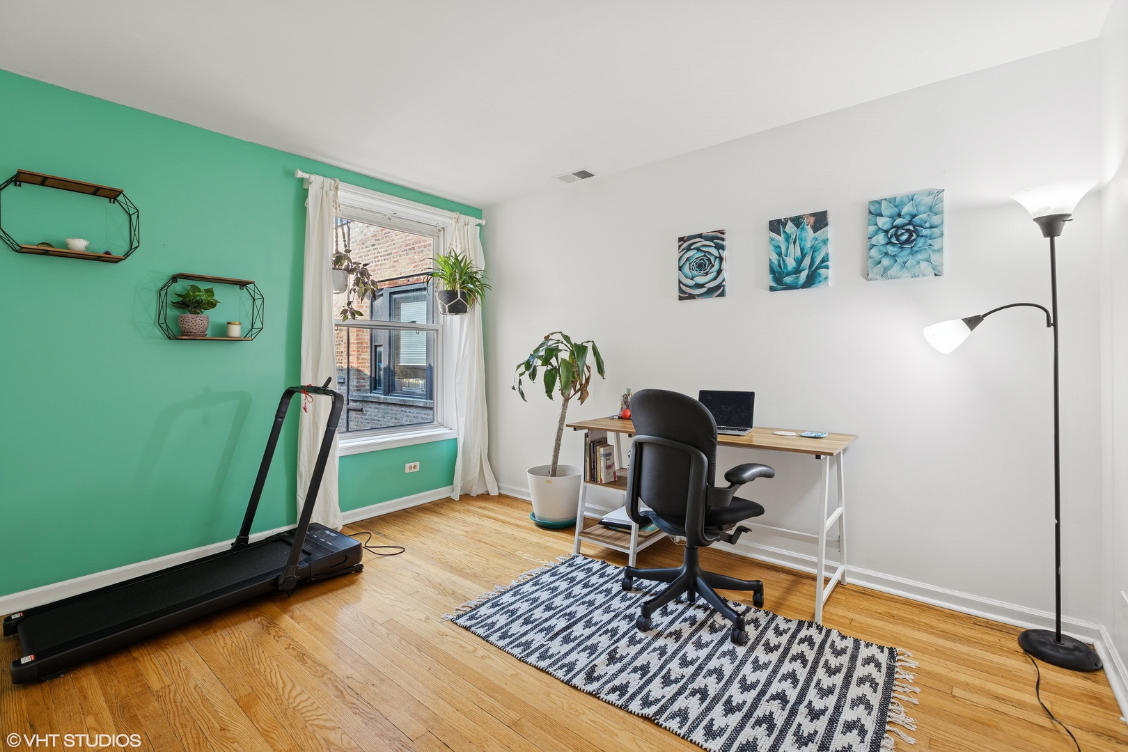 935 W Gunnison Street Unit: 3W