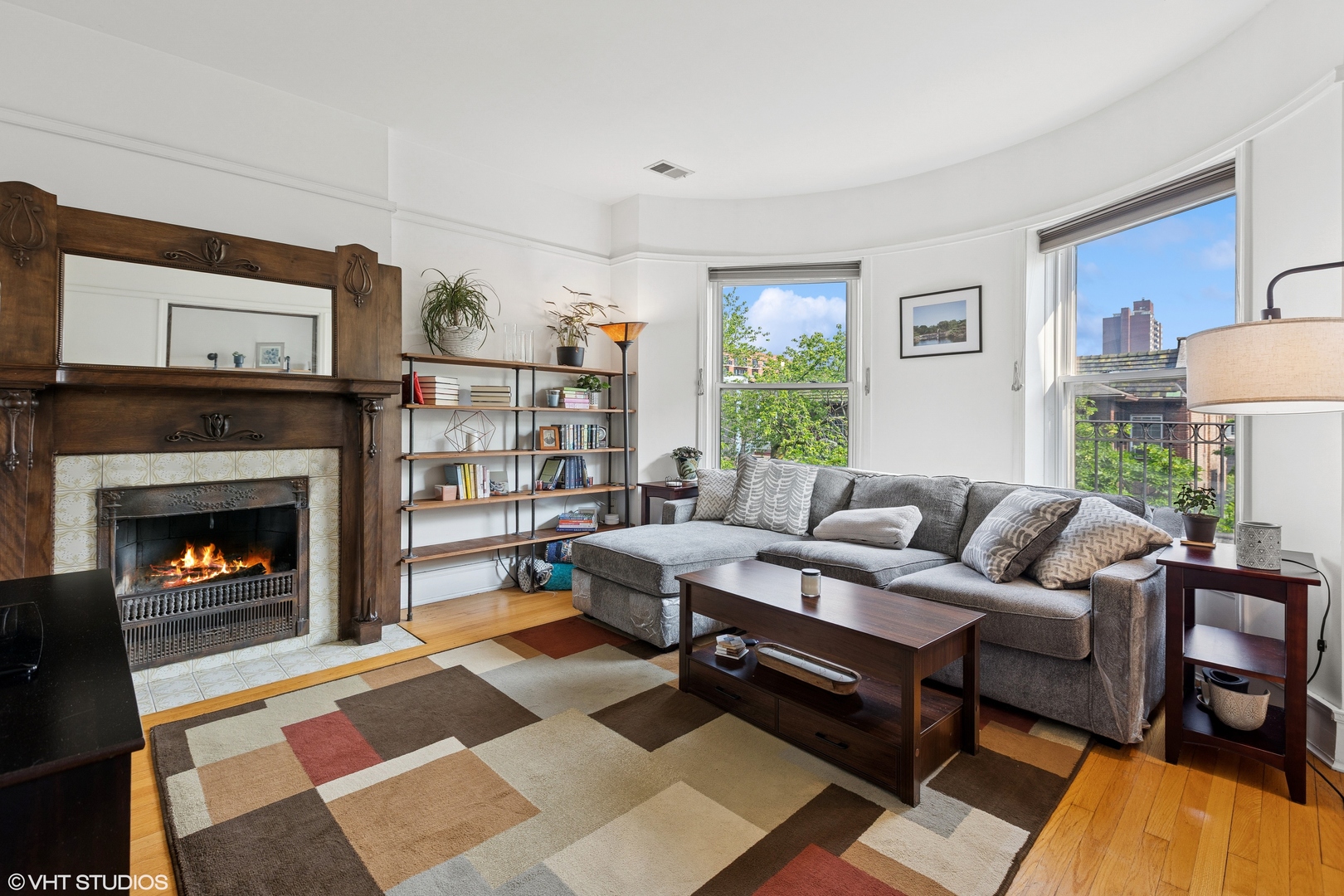 935 W Gunnison Street Unit: 3W