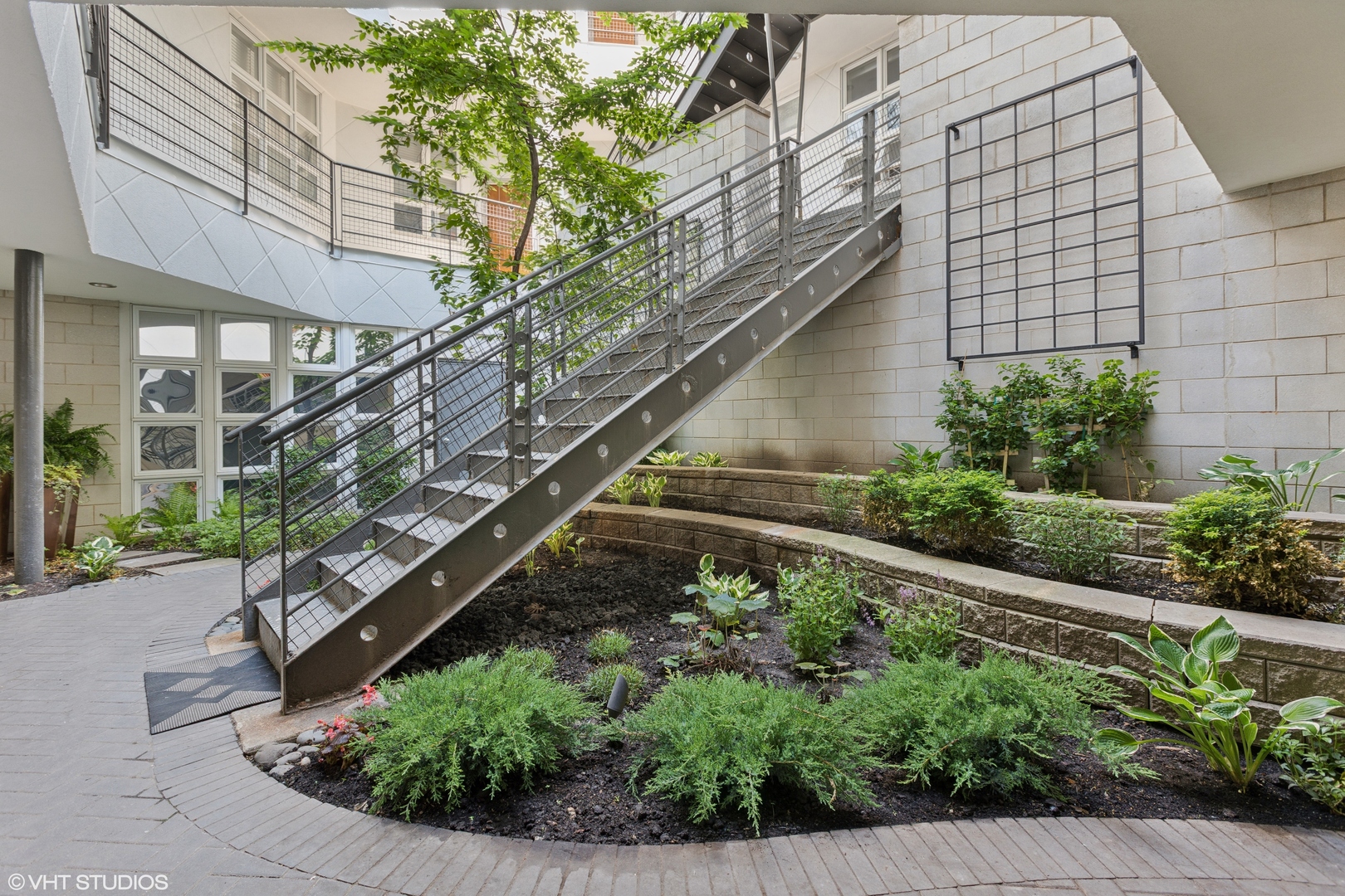 2300 W Armitage Avenue Unit: 7