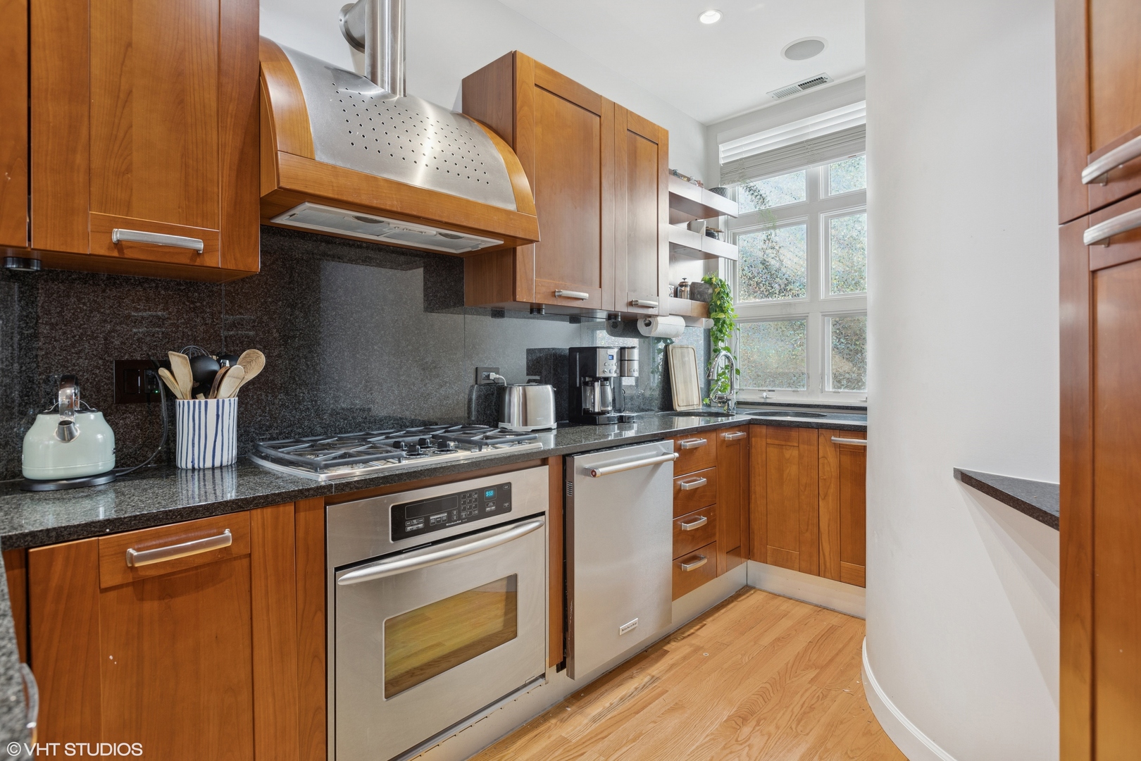 2300 W Armitage Avenue Unit: 7