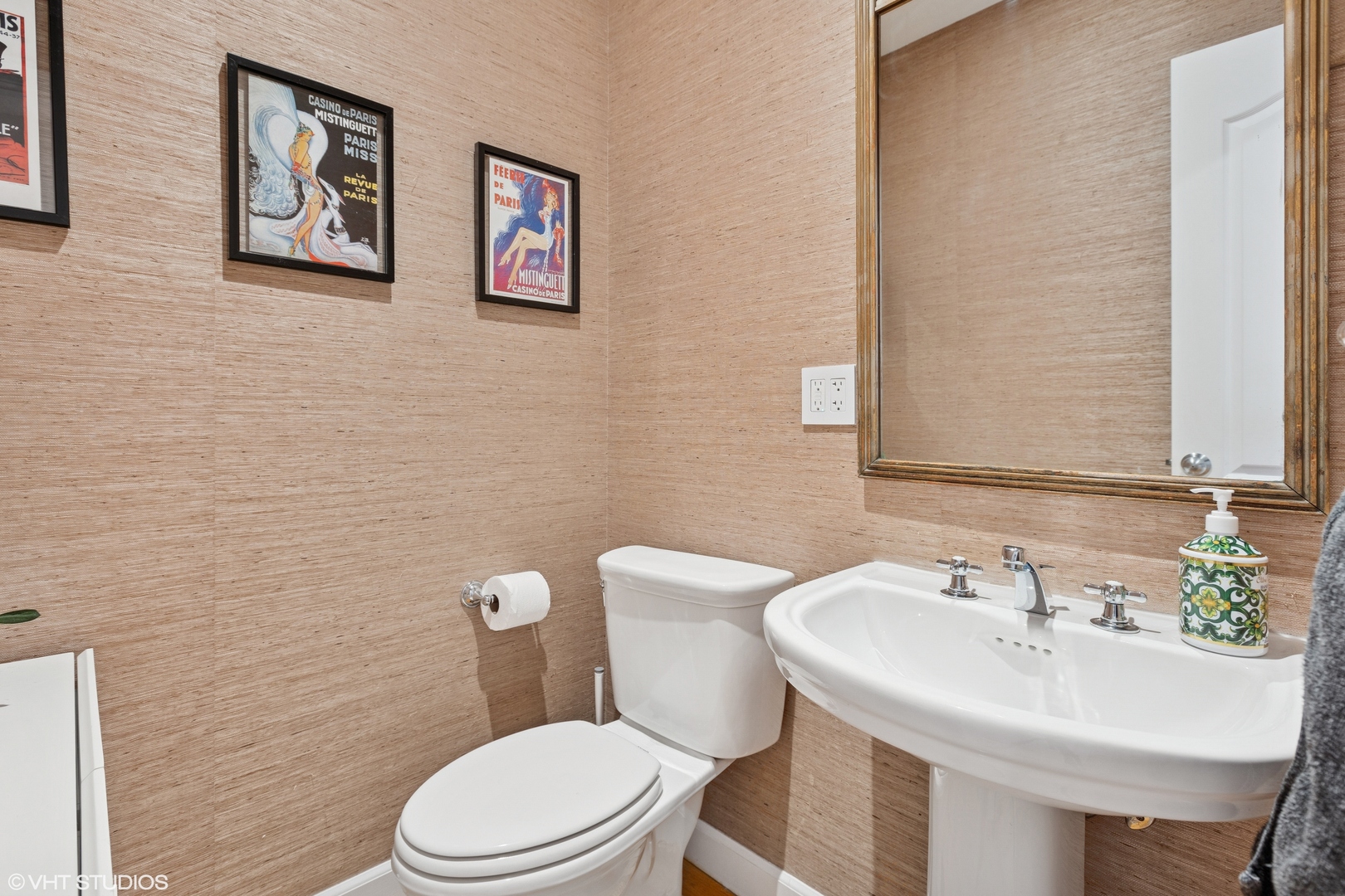 2300 W Armitage Avenue Unit: 7