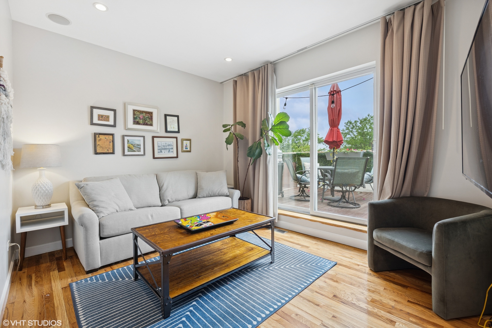 2300 W Armitage Avenue Unit: 7