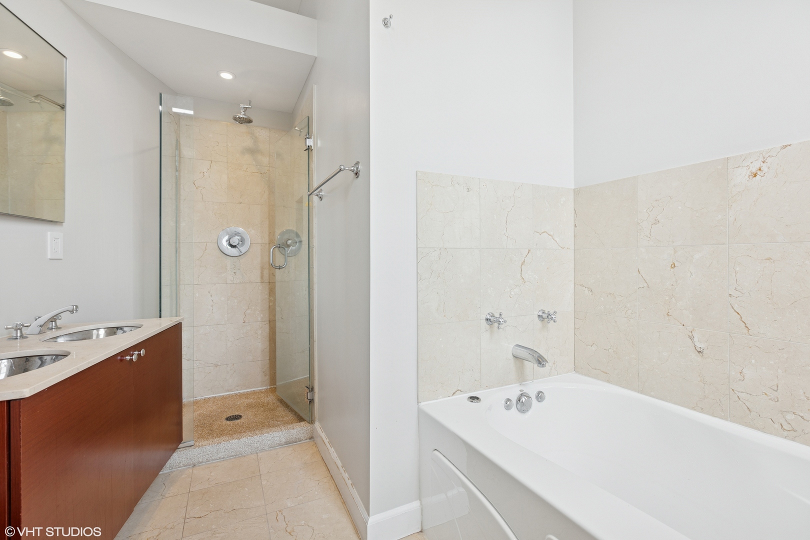 2300 W Armitage Avenue Unit: 7