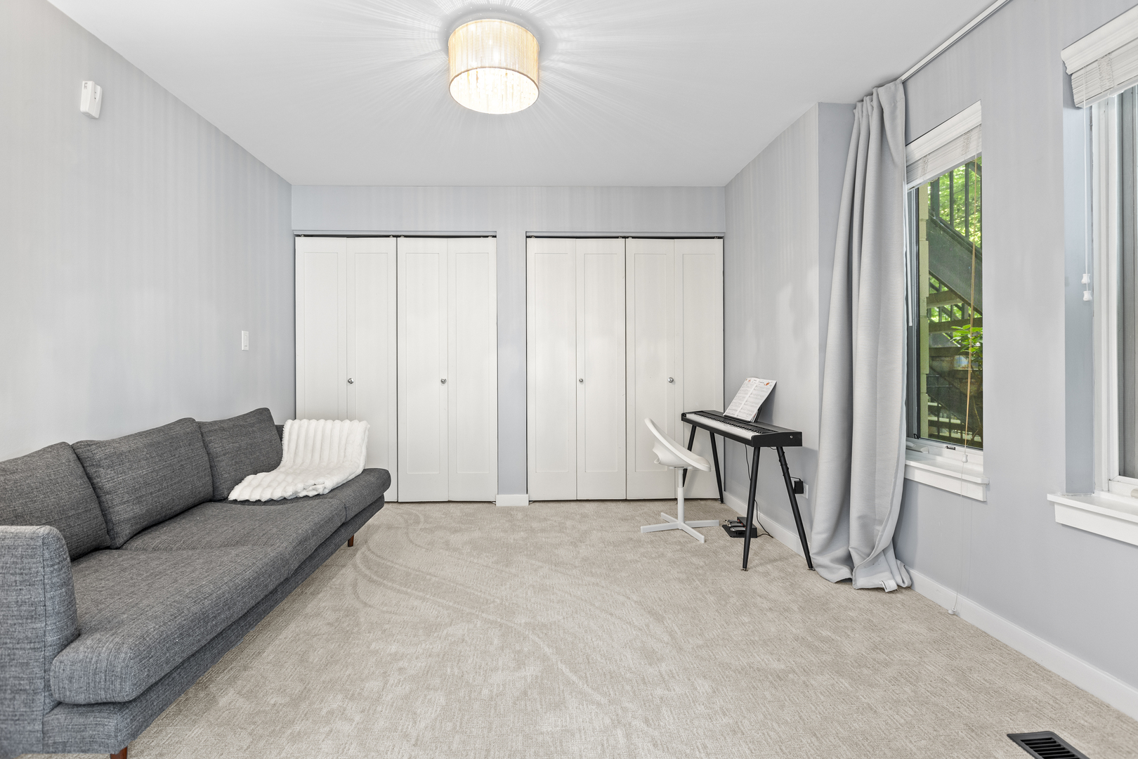 1701 W George Street Unit: 62
