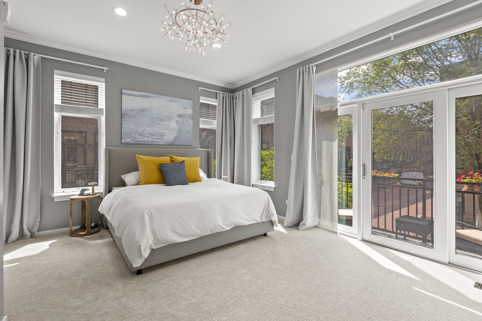 1701 W George Street Unit: 62