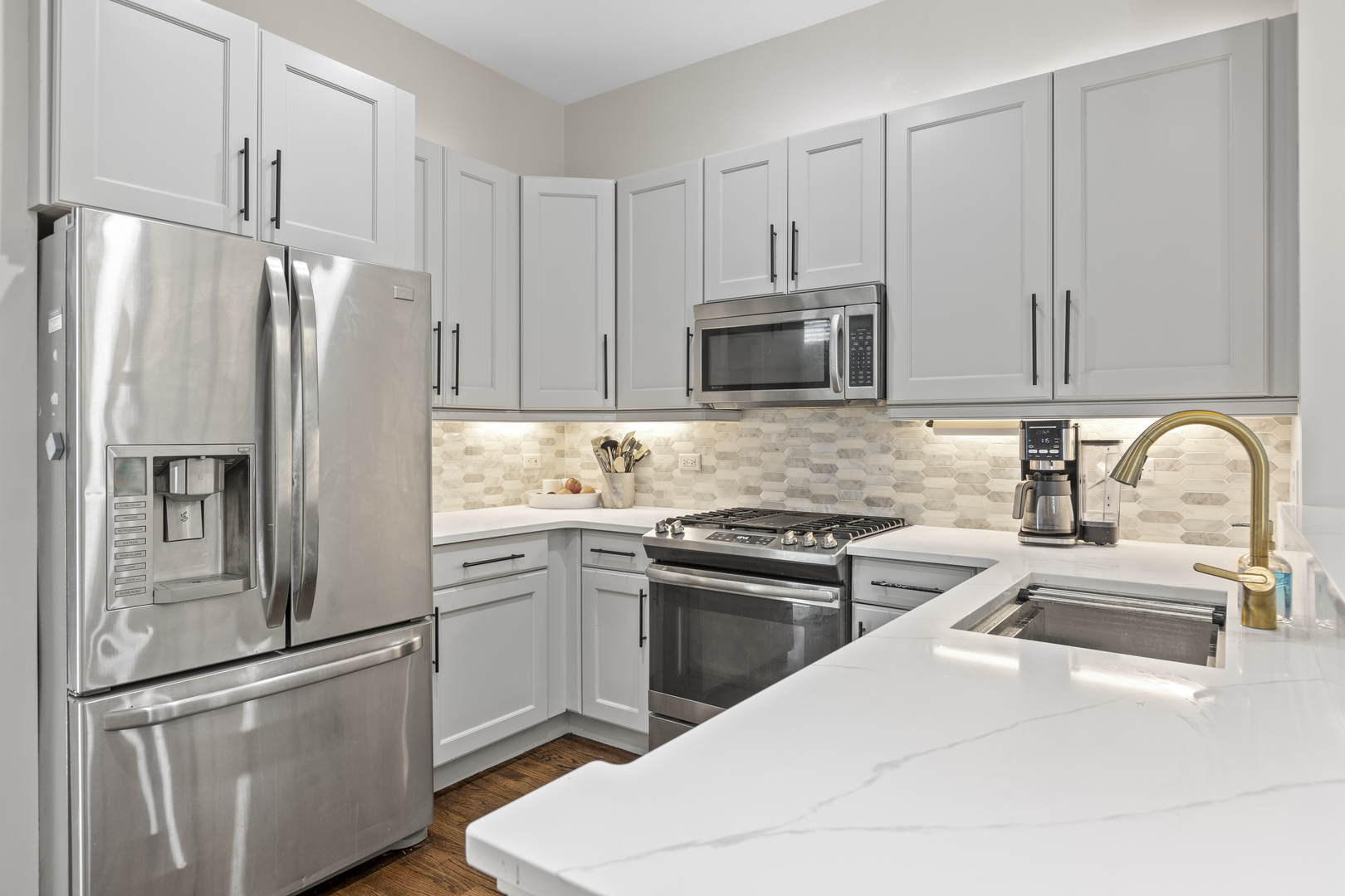 1701 W George Street Unit: 62