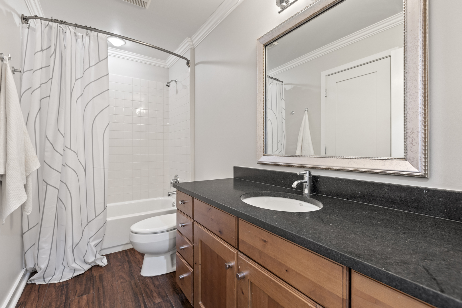 1701 W George Street Unit: 62