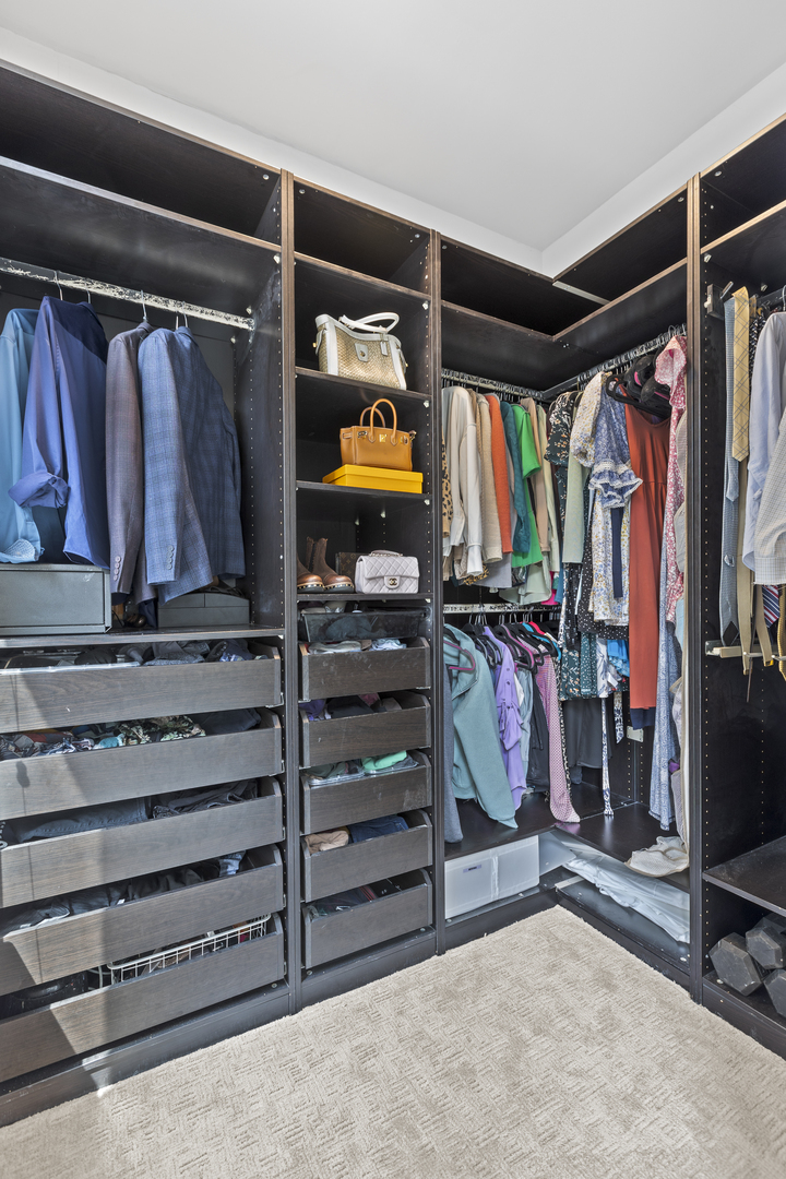 1701 W George Street Unit: 62