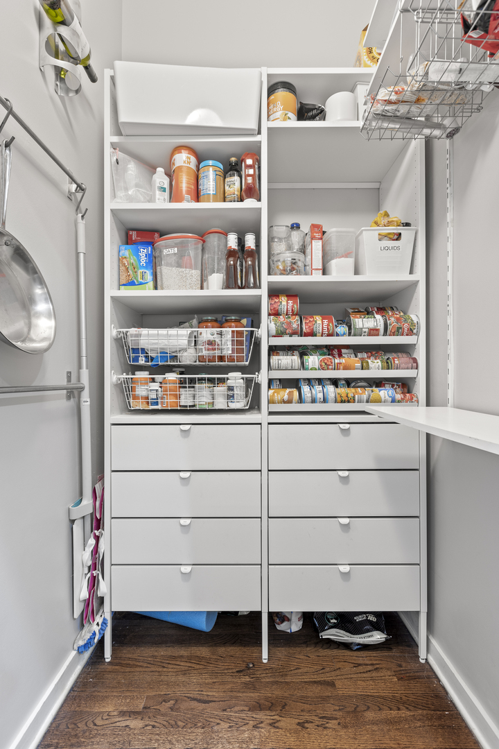 1701 W George Street Unit: 62