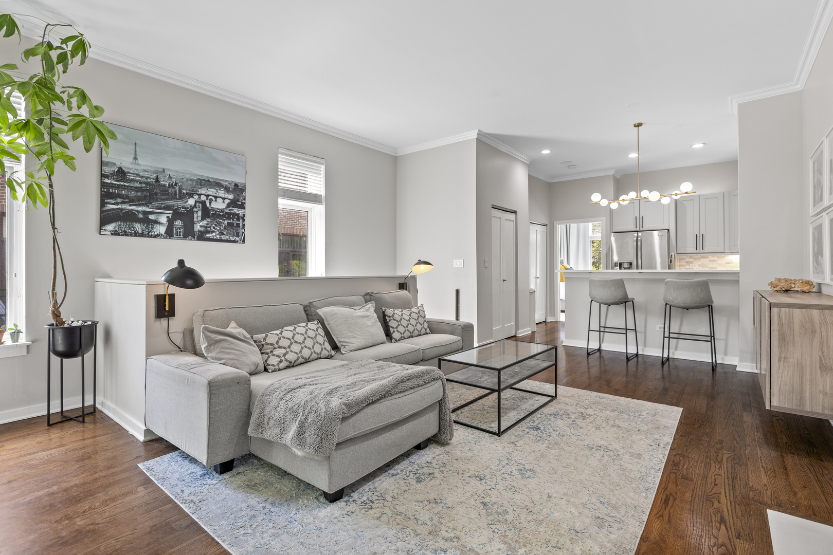 1701 W George Street Unit: 62