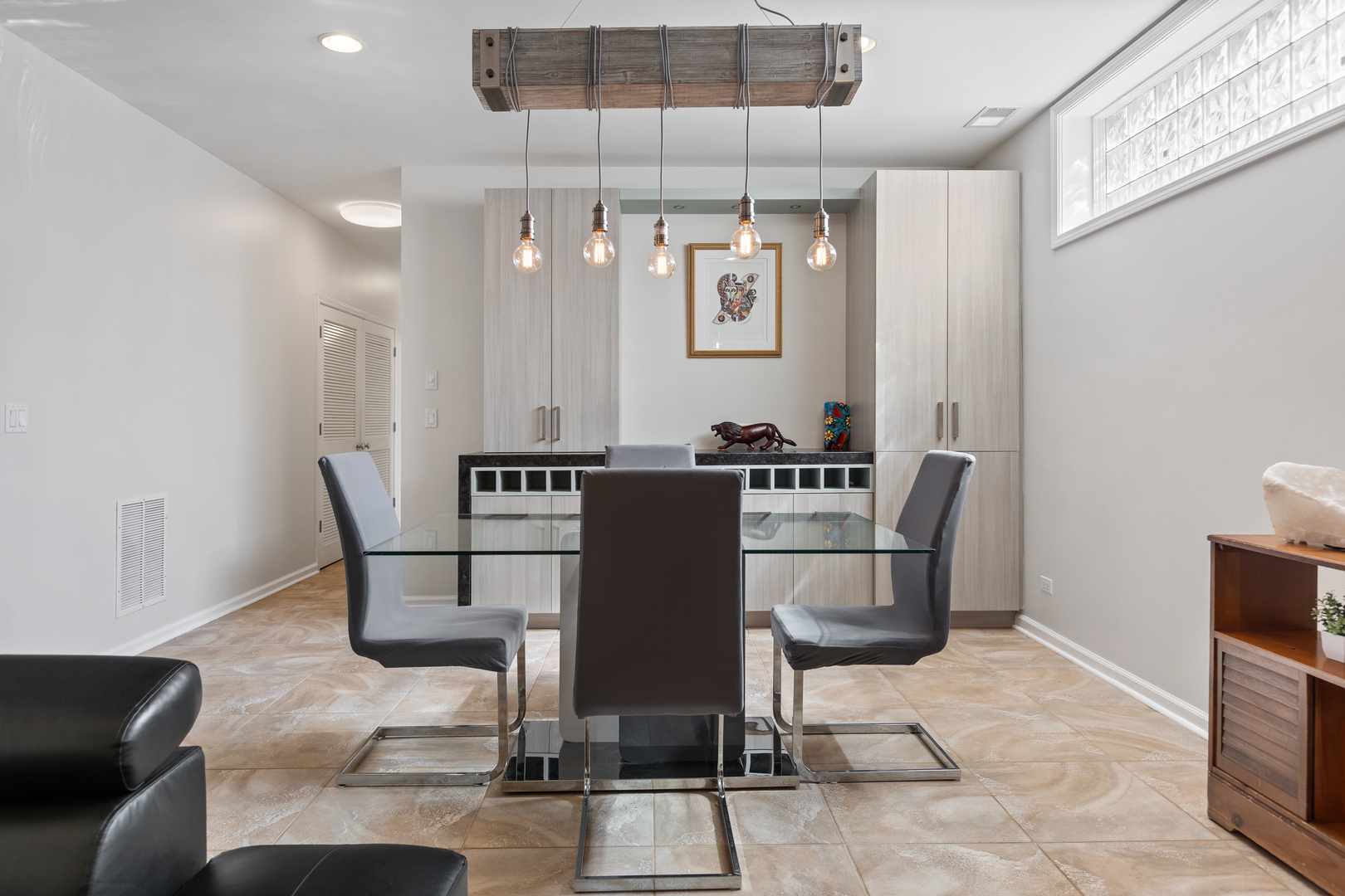 2729 N Sheffield Avenue Unit: 1S