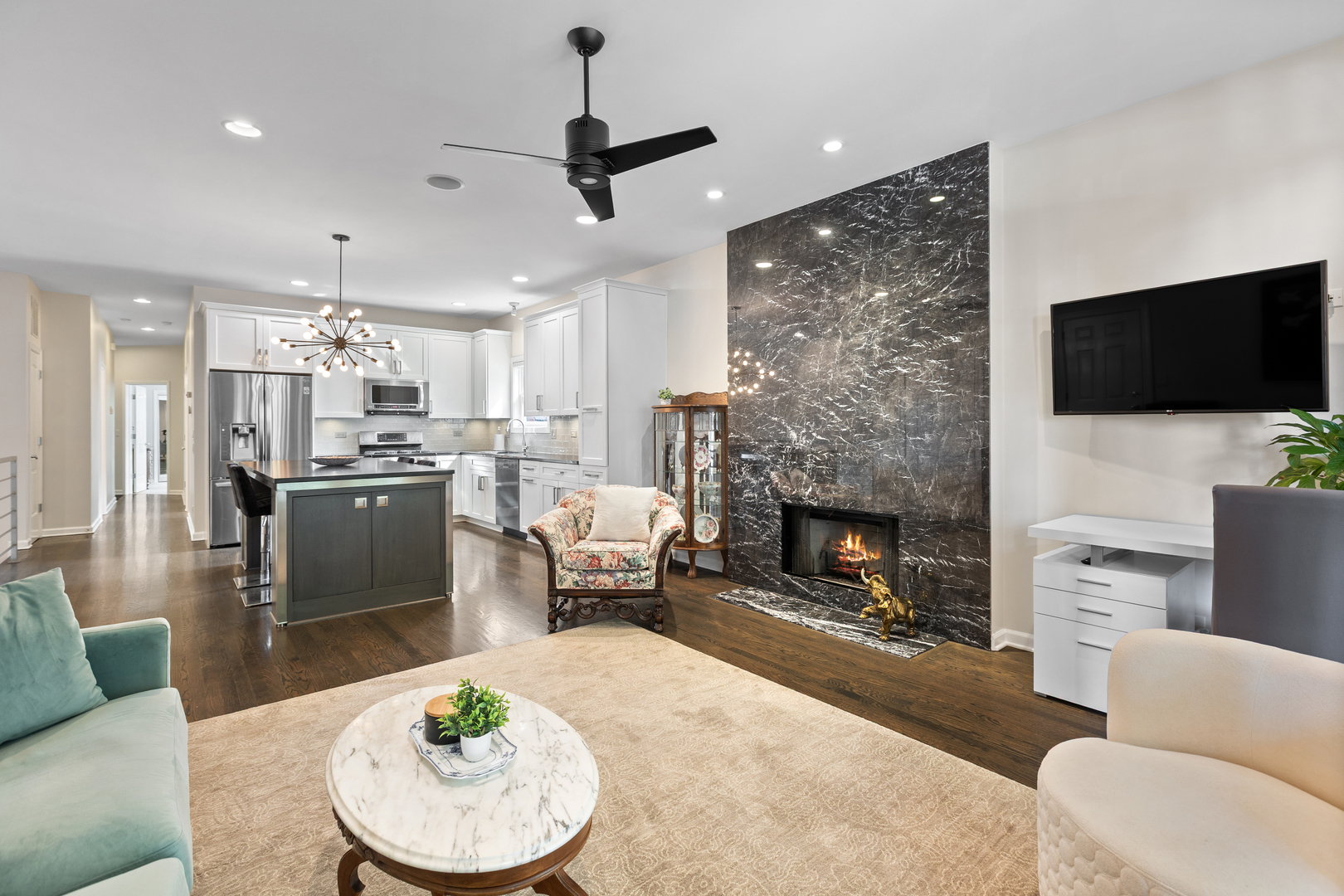 2729 N Sheffield Avenue Unit: 1S