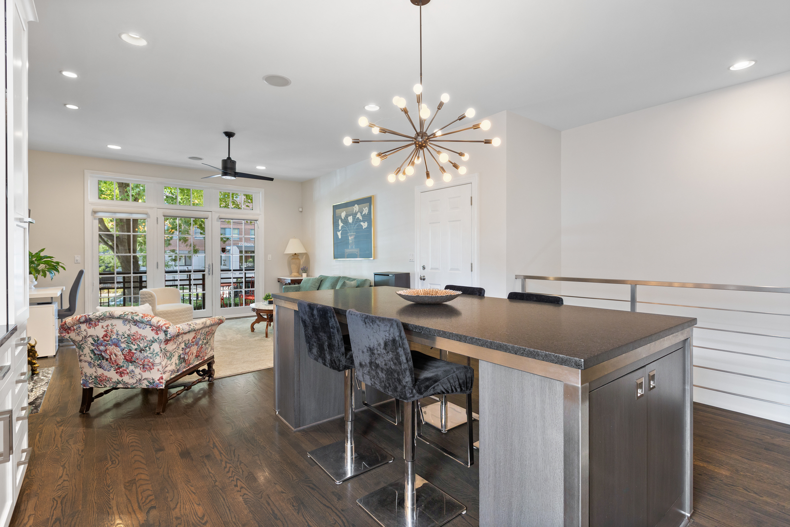 2729 N Sheffield Avenue Unit: 1S