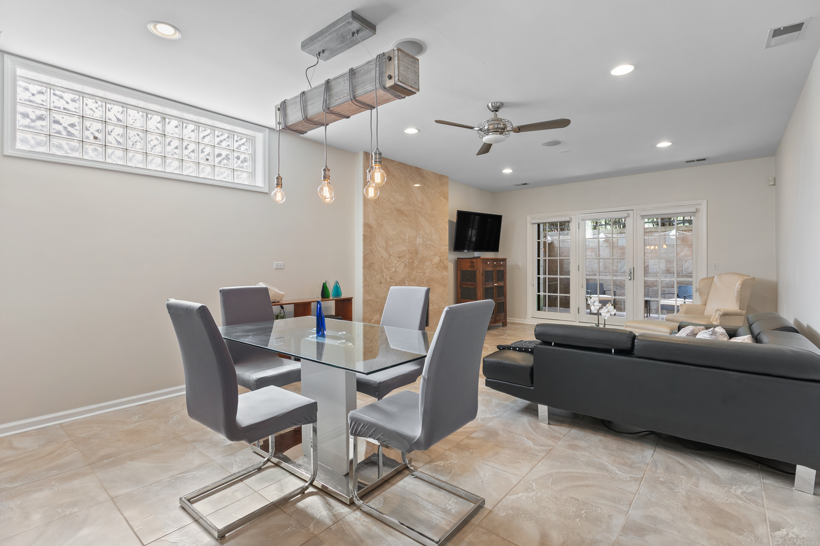 2729 N Sheffield Avenue Unit: 1S