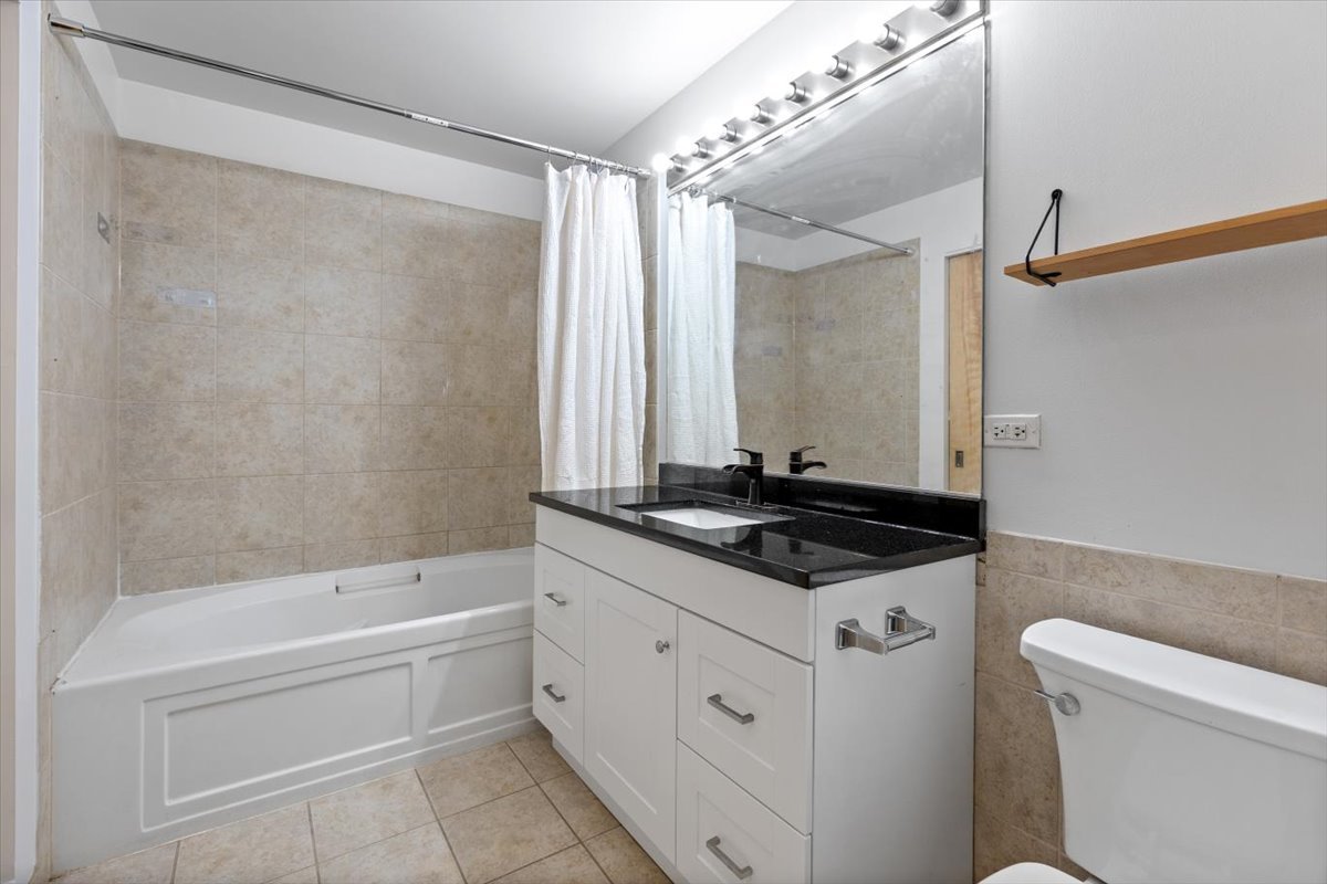 1720 S Michigan Avenue Unit: 805