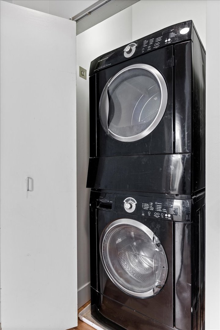 1720 S Michigan Avenue Unit: 805