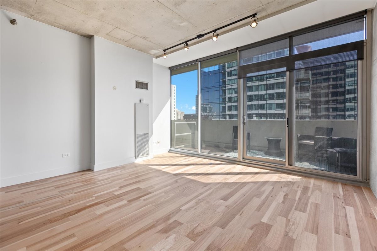 1720 S Michigan Avenue Unit: 805