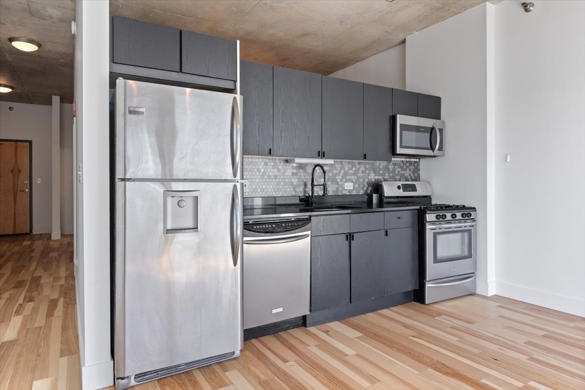 1720 S Michigan Avenue Unit: 805