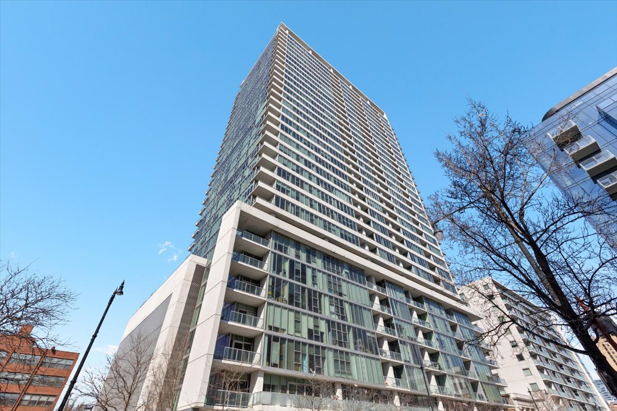 1720 S Michigan Avenue Unit: 805