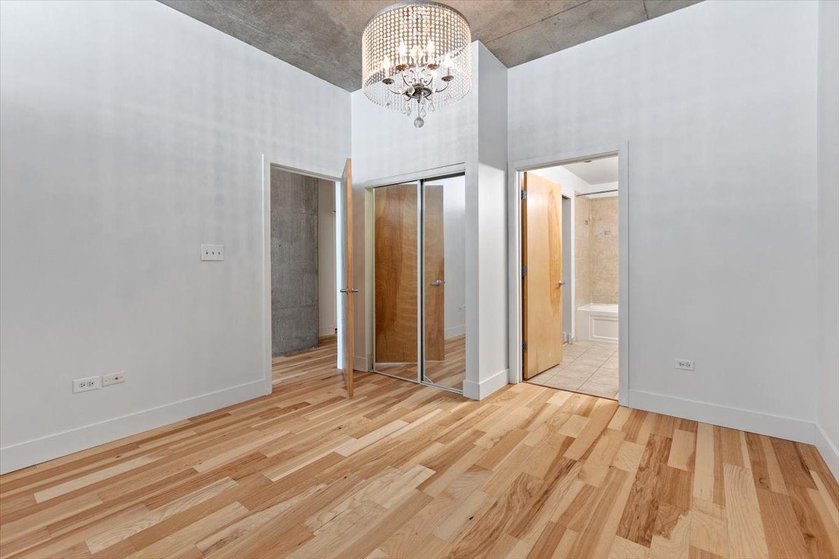 1720 S Michigan Avenue Unit: 805