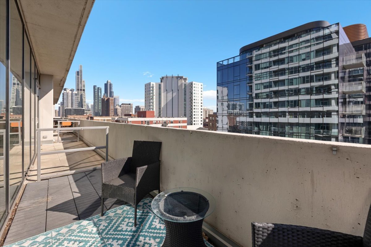 1720 S Michigan Avenue Unit: 805