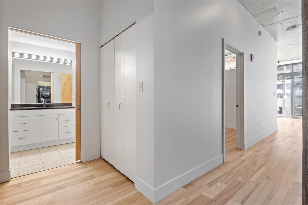 1720 S Michigan Avenue Unit: 805