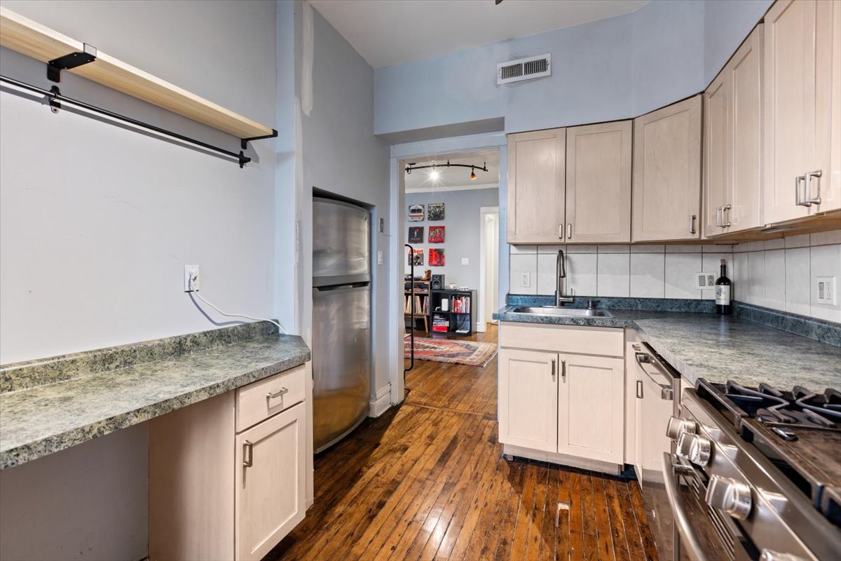 5114 N KENMORE Avenue Unit: 2N