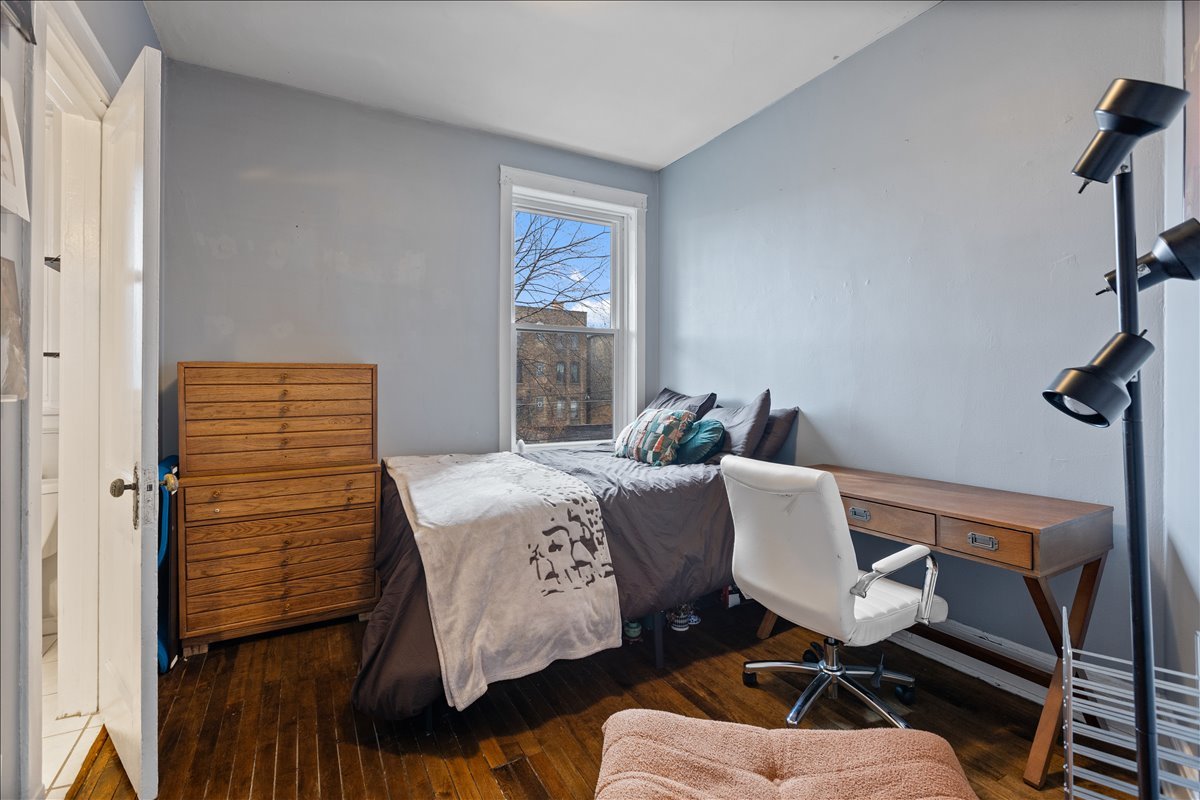 5114 N KENMORE Avenue Unit: 2N