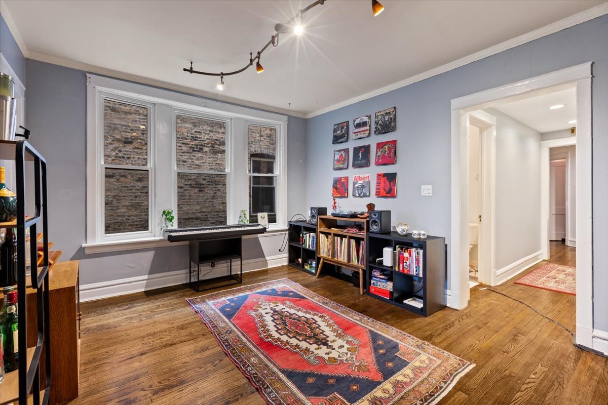 5114 N KENMORE Avenue Unit: 2N