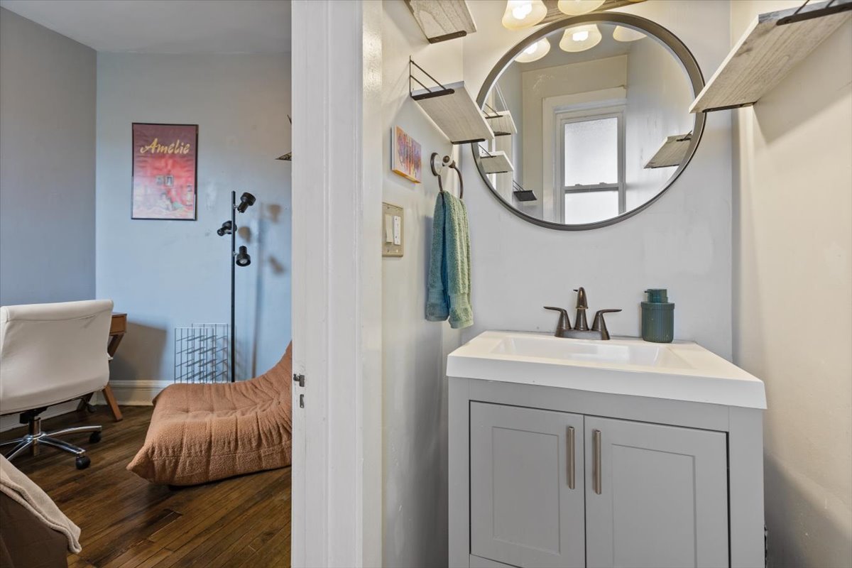 5114 N KENMORE Avenue Unit: 2N