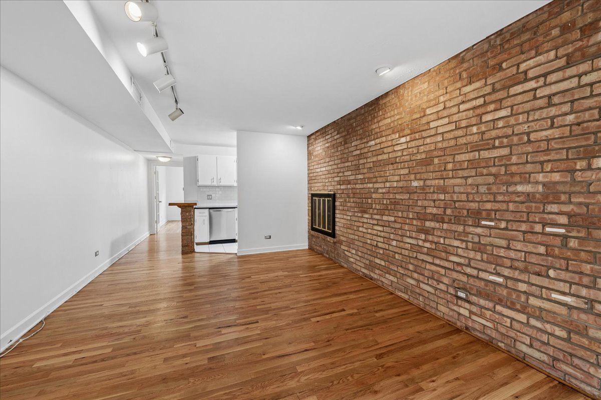 805 W Oakdale Avenue Unit: 1A