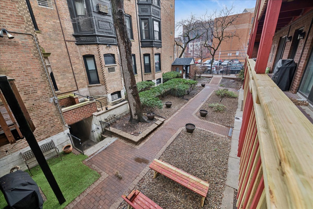 805 W Oakdale Avenue Unit: 1A
