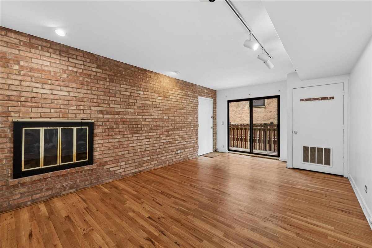 805 W Oakdale Avenue Unit: 1A