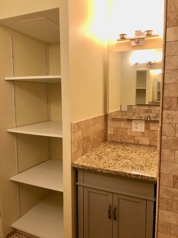 530 W Barry Avenue Unit: 4H