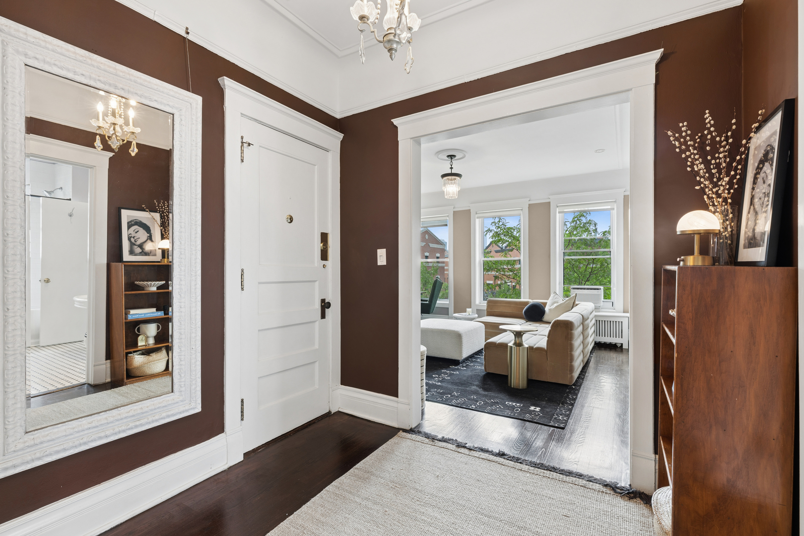 442 W Dickens Avenue Unit: 3