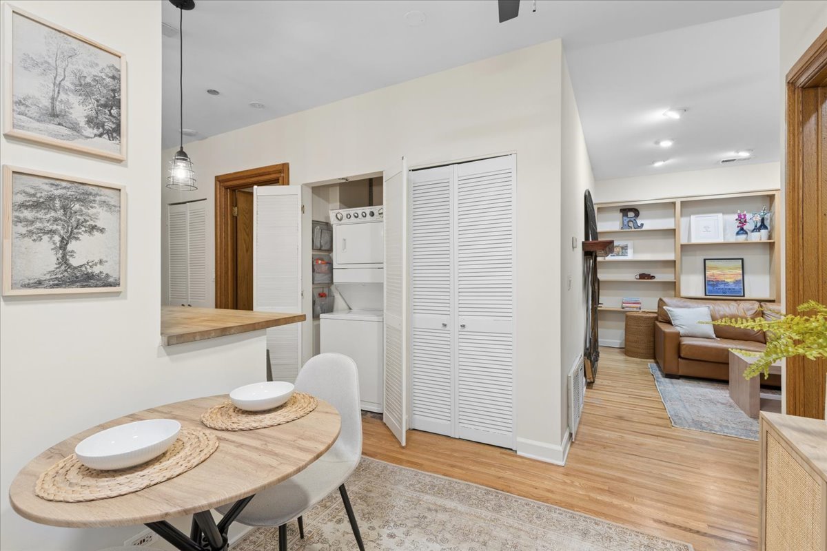 550 W SURF Street Unit: 104
