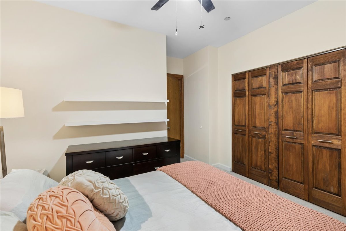 550 W SURF Street Unit: 104