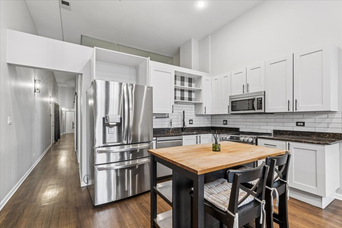 523 N Racine Avenue Unit: 1