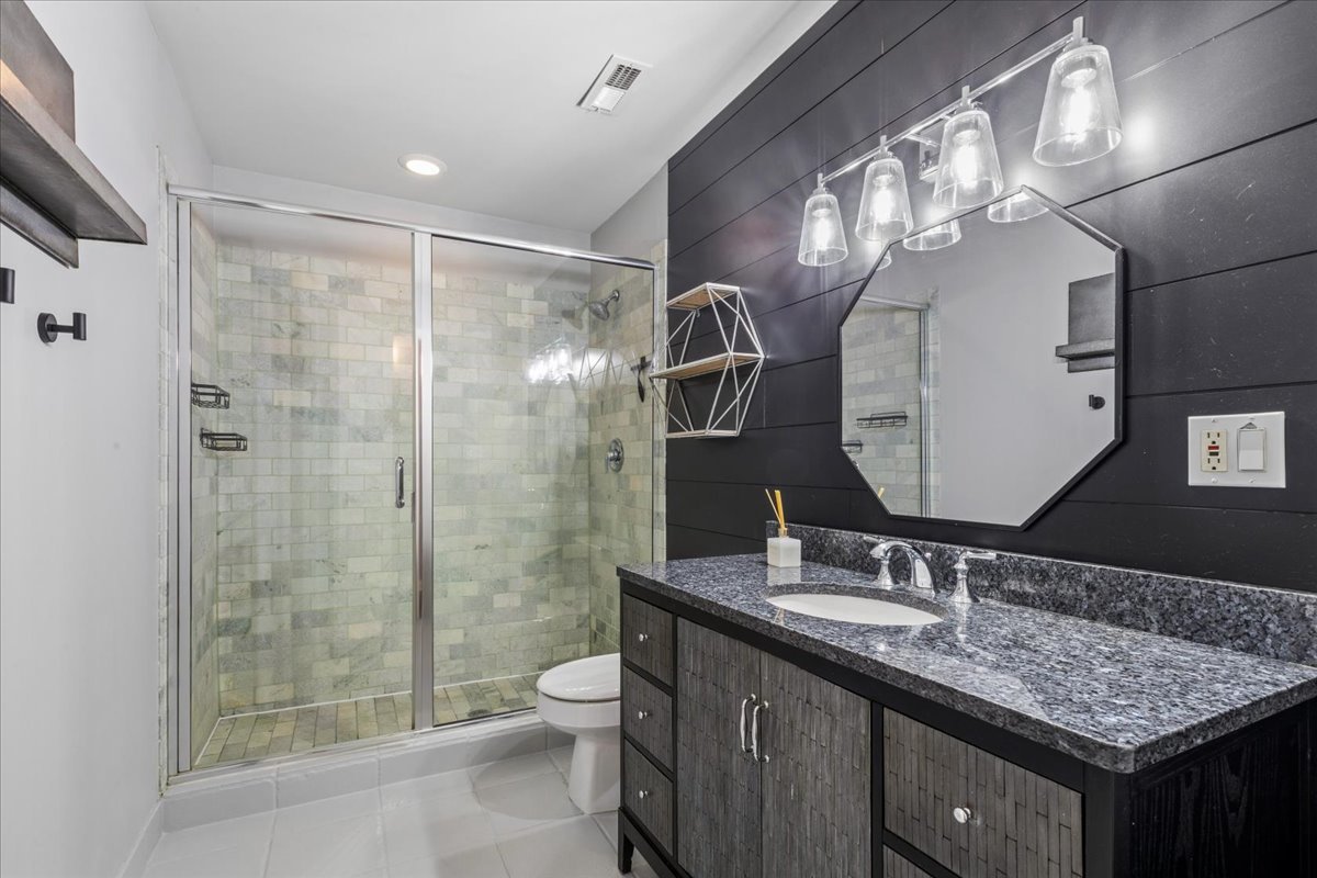 523 N Racine Avenue Unit: 1