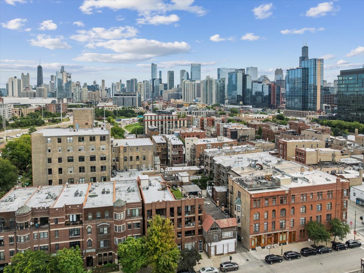 523 N Racine Avenue Unit: 1
