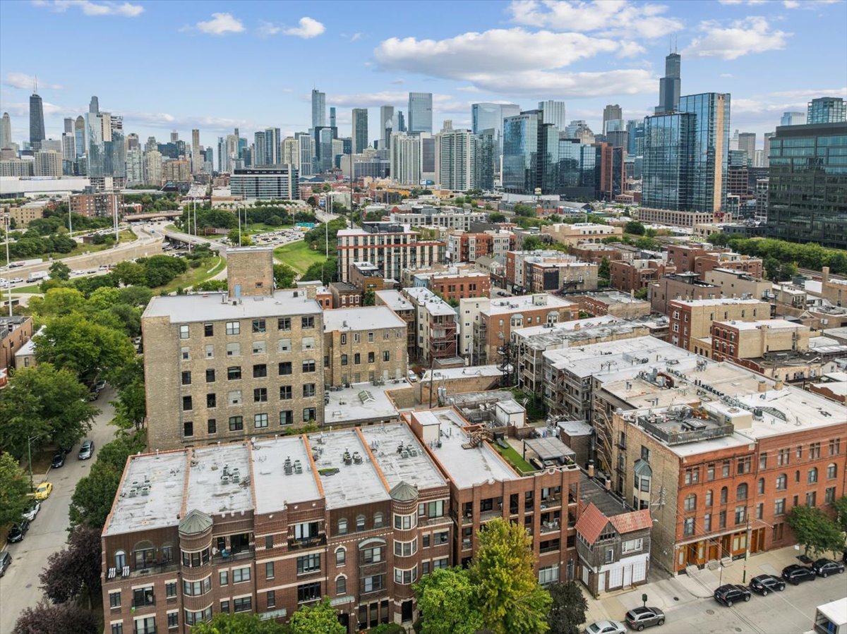 523 N Racine Avenue Unit: 1